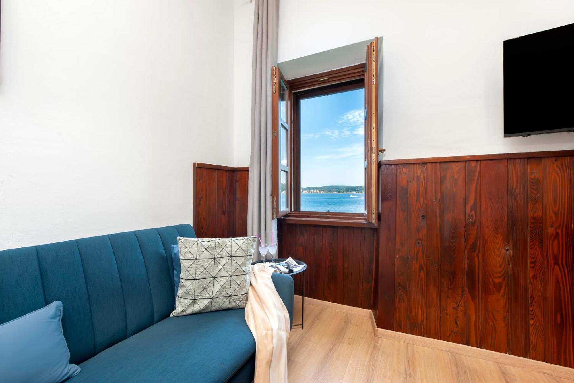 Apartment Rubi โรวีน ภายนอก รูปภาพ