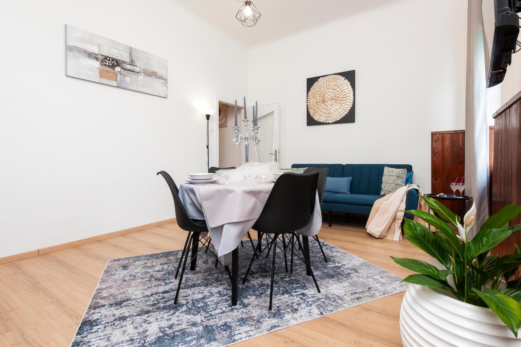 Apartment Rubi โรวีน ภายนอก รูปภาพ